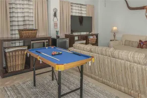 Lynbrook Family Manor~ Rustic 3 Bed /Pet friendly - Image 4