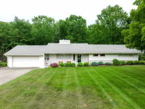 Nature Inspired 3 Bed MCM, near HOF, Wooded view - Image 2