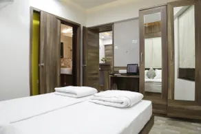 Emerald Vista Luxury Suites - Image 5