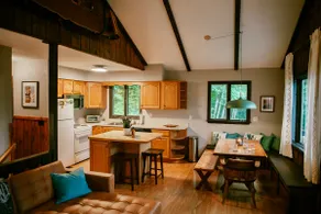 Pico/ Killington chalet, minutes to the mountain - Image 4