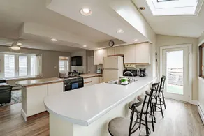 Ocean Views • 30-Second Walk to Beach • Sleeps 11 - Image 5