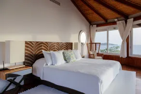 Iconic Flamingo Point House - BeachFront OceanView - Image 2