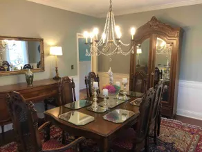 Beautiful 5-Bedroom Executive Home 4 mi to Square - Image 4