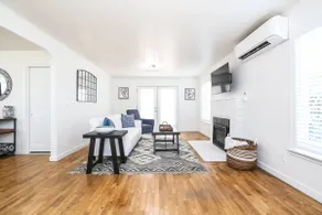 In The HEART of it ALL- Downstairs Apt Unit 1 - Image 2