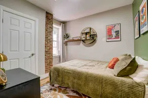 Ensuite King | 2Bed2Bath + Sunroom | Walk to PATH - Image 5