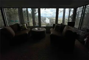 Falcons Rest. Stunning view from luxury suite! - Image 2