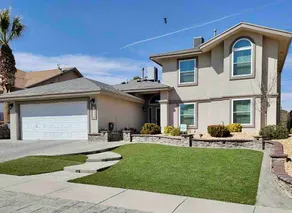 BIG! 2-story + Guest House & Hot Tub | 7 beds - Image 5