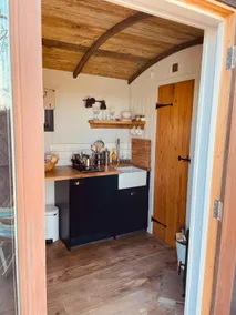 Cosy cabin with outdoor rolltop bath and woodstove - Image 5