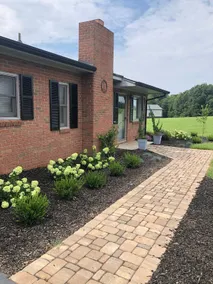 Comfortable 3 bedroom house loaded with charm. - Image 2