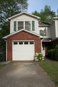 Townhouse Cul-de-Sac - Image 2