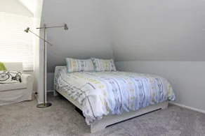 Cozy and Comfy in Capitol Hill - Image 2
