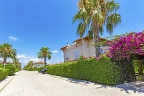 Paradise Town Villa Hazel - Image 4