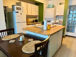 Laidback Condo -4 min stroll to the Beach - Image 4