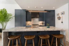 Modern House w/ Amazing Location: Hot Tub & Gym - Image 2