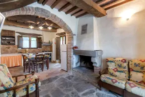 Tuscan farm with pool in the nature - Image 2