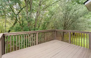 Spacious & Private 3 bedroom Home - Image 3