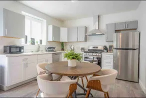 2 Bed/1 Bath Stylish and Cozy Unit - Image 5