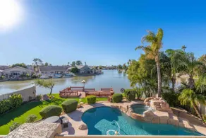 Beautiful sunset Lakehouse with with amazing views and heated pool and jacuzzi ! - Image 2