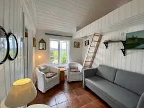 Charming guest house with hot tub - Image 4