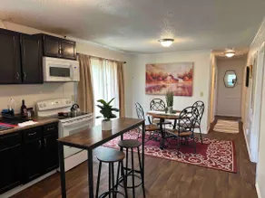 The Elizabeth: A Clean & Cozy Country Home - Image 4