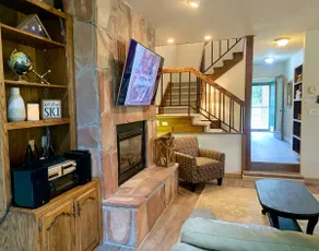 Family-Friendly, Spacious On Shuttle to Resort - Image 3