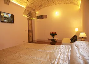 4 APTS IN NAVONA SQUARE (unit 2) - Image 2