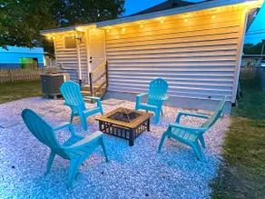 Colonial Beach Cottage, 7 minutes walk to beach! - Image 4