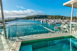 Pavillions Penthouse 25 - Luxury Waterfront Apartment with Private Roof top pool and buggy - Image 3