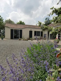 At the Bel Air de Loire in a green estate - Image 2