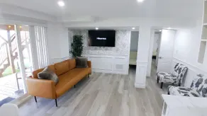 Cedar-View Apartment with Hot Tub (3 Bedrooms) - Image 2