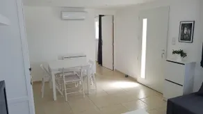Apartment in a house with a pool and a hot tub - Image 4