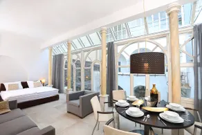 Stylish city apartment Benedikt 6 - Image 2