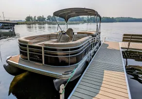 Lakefront property/Downhill skiing/Hot tub! - Image 5