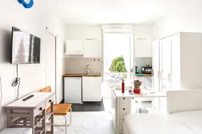 Paris tourist Apartment, France - Image 2