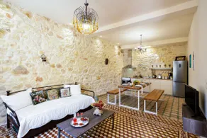 Michalis Stonehouse with Parking - Image 5