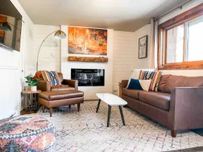 Cozy Condo - Pool - Game Room - Walk to Lifts! - Image 2