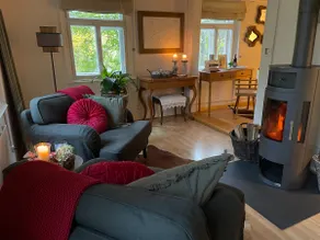 Historic little house with fireplace and garden - Image 5