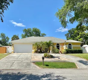 Private pool suite in heart of Tarpon Springs! - Image 2