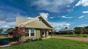 Azure Skye Haus (Guest House) - Round Top - Image 2