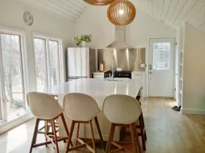 Mid Century Modern 5Br Sleep 10 Southcott Retreat - Image 4
