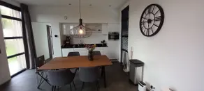 Chalet on IJsselmeer with swimming pool in Enkhuizen. - Image 4