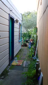 Eclectic Artistic Garden Retreat/Licensed - Image 3