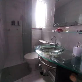 Apartment near colleges - Image 3