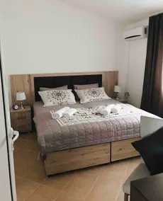 Apartment with views Pajovic - Image 5
