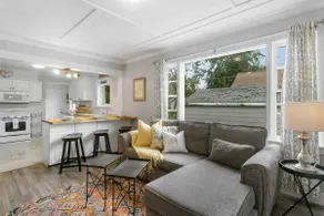 Downtown Bungalow~Bike to the Beach! - Image 5