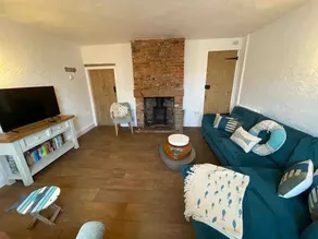 Pinnacle Cottage grade II listed home at the coast - Image 4