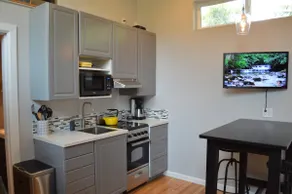 WHOLE HOUSE! Tiny Home on Bend's East Side - Image 2