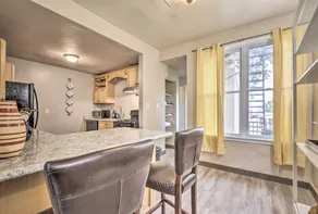 Private Balcony & Downtown City View - Image 3
