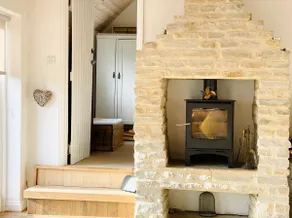 Charming Cotswold Barn, Near Diddly Squat, Soho Farmhouse - Image 5