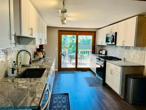 Spacious 4BR Cape Cod Home :Close to Beach/Main St - Image 3